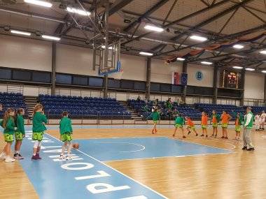 Piešťanskú Diplomat arénu ovládli „zelené“ Šamorínčanky Piešťanskú Diplomat arénu ovládli „zelené“ Šamorínčanky