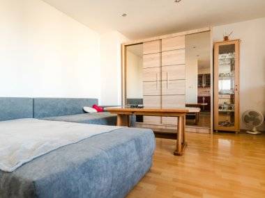 NA PREDAJ 2-izbový byt v centre Lehníc za neuveriteľných 57 900 €