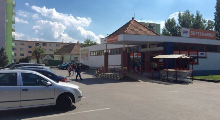 Parkovanie: COOP Jednota chce bezplatné státie pre zákazníkov