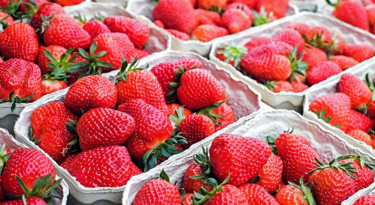 strawberries-1350482_1280