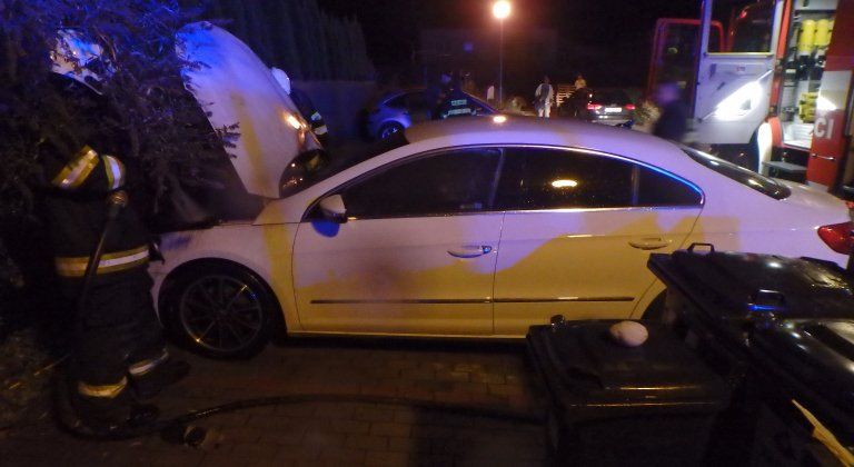 OLYMPUS DIGITAL CAMERA OLYMPUS DIGITAL CAMERA