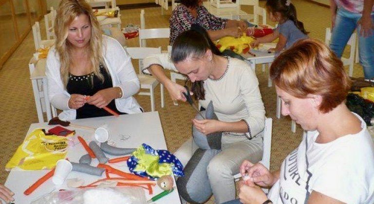 Új bábok készültek a Duna utcai óvodában Új bábok készültek a Duna utcai óvodában