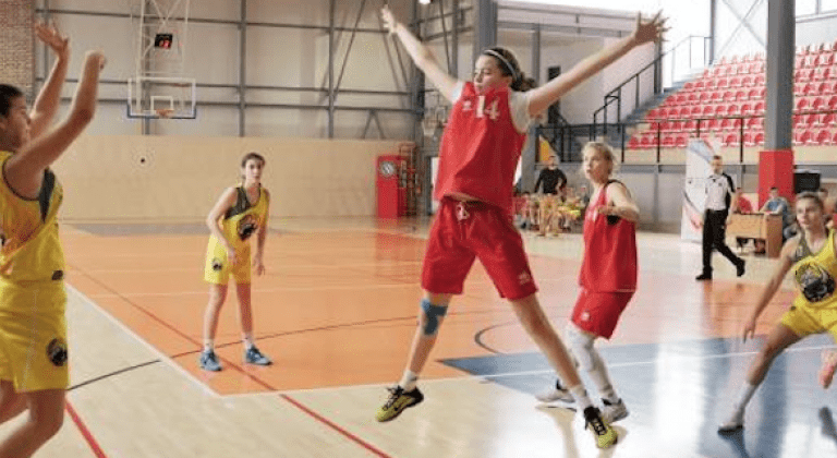 A somorjai Madách Imre Magyar Tannyelvű Gimnázium kosaras lányainak nagy sikere! A somorjai Madách Imre Magyar Tannyelvű Gimnázium kosaras lányainak nagy sikere!