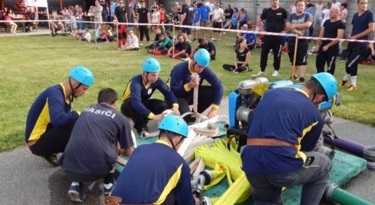 XXV. "SOMORJA VÁROS POLGÁRMESTERÉNEK VÁNDORSERLEGÉÉRT" kiírt tűzoltó verseny XXV. "SOMORJA VÁROS POLGÁRMESTERÉNEK VÁNDORSERLEGÉÉRT" kiírt tűzoltó verseny