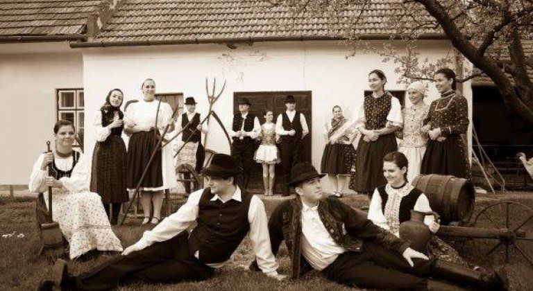 40 éves a Csalló Néptáncegyüttes!