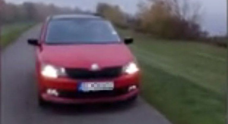 cxG1wM-CTInyz9wAfFbI9Q~Za-cyklistom-sa-na-hr-dzi-objavilo-auto cxG1wM-CTInyz9wAfFbI9Q~Za-cyklistom-sa-na-hr-dzi-objavilo-auto