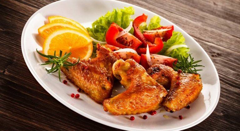 A SAFARI PUB & RESTAURANT étterem ebéd menüje: május 14-től 18-ig