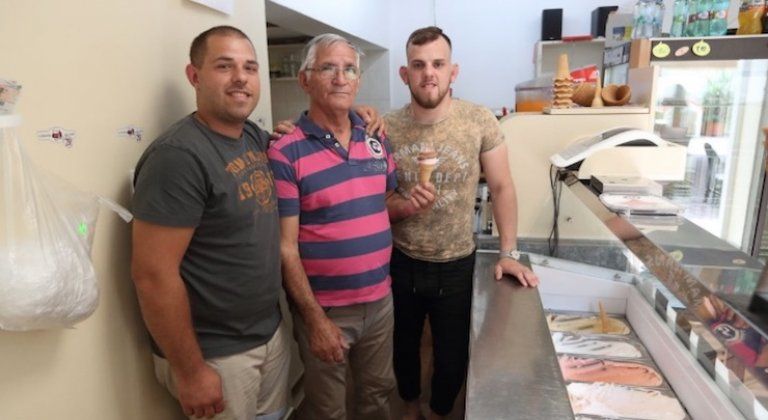 Nový Čas: Už štyri generácie Abazovičovcov varia v Šamoríne skvelú zmrzlinu Nový Čas: Už štyri generácie Abazovičovcov varia v Šamoríne skvelú zmrzlinu