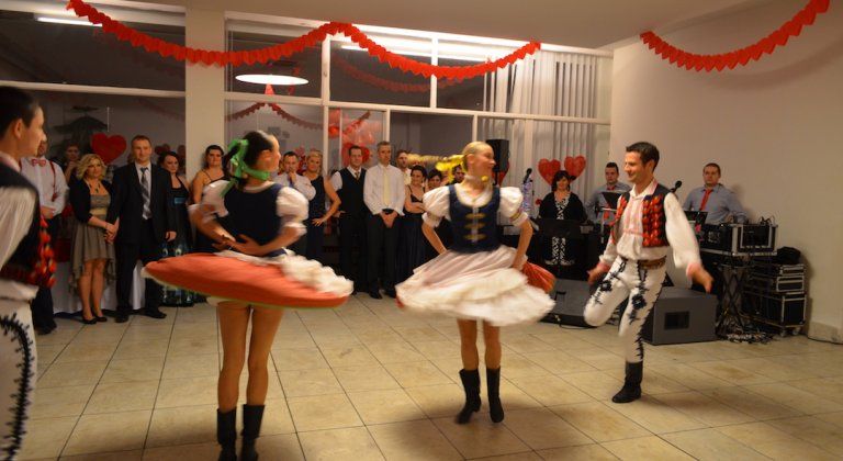 Pozvánka na Valentínsky ples Pozvánka na Valentínsky ples