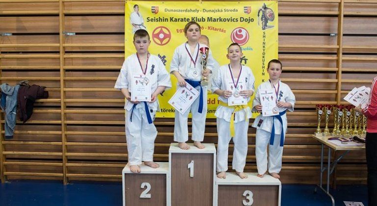 55807263_2635109456715716_5211847800429477888_n