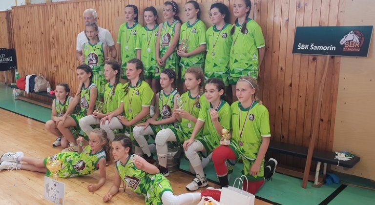 Šamorínske dievčatá U11 sú druhé najlepšie na Slovensku Šamorínske dievčatá U11 sú druhé najlepšie na Slovensku