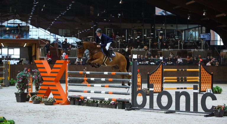 XBionic_Indoor_Master018_1564