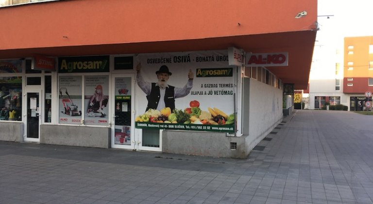Oznam predajne so záhradkárskymi potrebami Agrosam