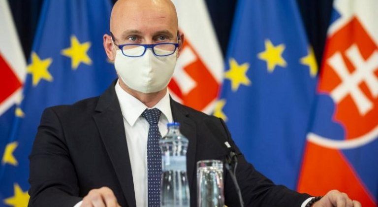 Ministerstvo školstva spustilo špeciálnu stránku, pomôcť má aj študentom a rodičom Ministerstvo školstva spustilo špeciálnu stránku, pomôcť má aj študentom a rodičom