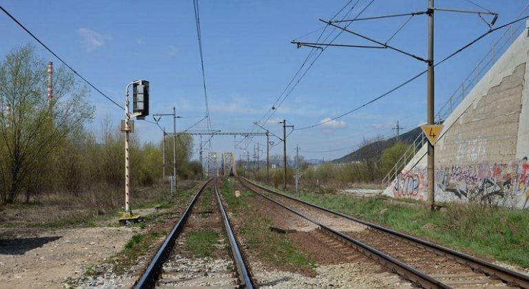 elektrifikovaná trať elektrifikovaná trať