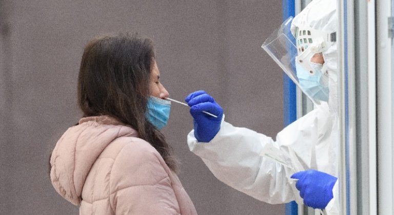 Teszt nélkül csak üzletbe vagy orvoshoz: nem elég elégszer elismételni ebben a zűrzavarban, ezek a szabályok lépnek érvénybe Teszt nélkül csak üzletbe vagy orvoshoz: nem elég elégszer elismételni ebben a zűrzavarban, ezek a szabályok lépnek érvénybe