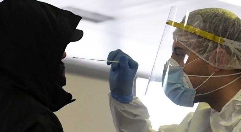 A koronavírust átvészelők esetében 180 napra hosszabbodik a tesztelési mentesség A koronavírust átvészelők esetében 180 napra hosszabbodik a tesztelési mentesség