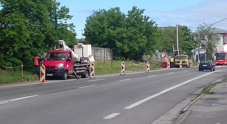 Začala sa výstavba chodníka ku Kauflandu