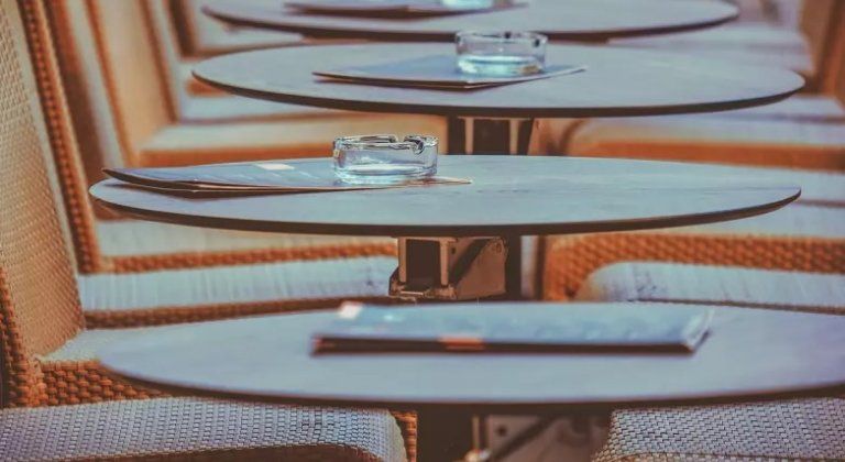 Narancs színű járásban lakik? Hétfőn már bent az étteremben is fogyaszthat