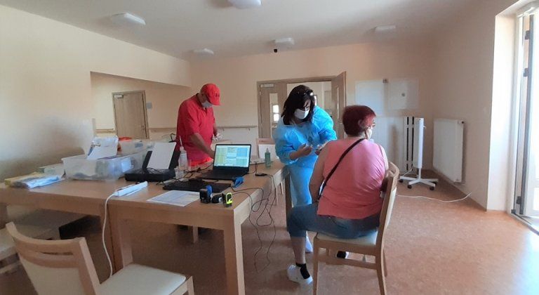 Mobilná očkovacia jednotka VÚC navštívila Šamorín Mobilná očkovacia jednotka VÚC navštívila Šamorín