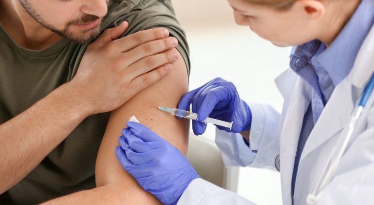 V Trnavskom kraji budú vakcínou Sputnik očkovať v Piešťanoch