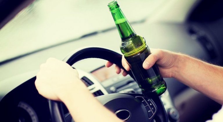 Polícia zasahovala pri nehode 79-ročného vodiča pod vplyvom alkoholu Polícia zasahovala pri nehode 79-ročného vodiča pod vplyvom alkoholu