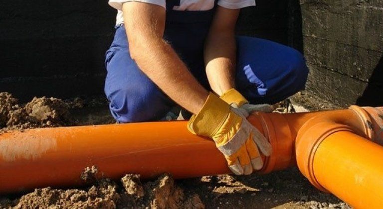 Výzva vodární: do konca roka je každý povinný pripojiť sa na verejnú kanalizáciu Výzva vodární: do konca roka je každý povinný pripojiť sa na verejnú kanalizáciu