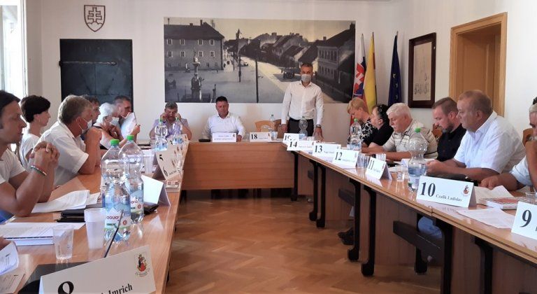 Mestské zastupiteľstvo rokovalo aj o navýšení kapacity základnej školy s vyučovacím jazykom slovenským Mestské zastupiteľstvo rokovalo aj o navýšení kapacity základnej školy s vyučovacím jazykom slovenským