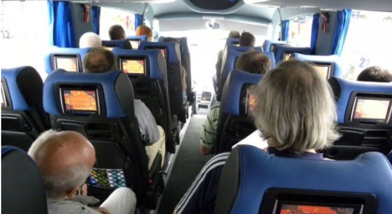 Seniori môžu v autobusoch trnavského kraja cestovať bezplatne