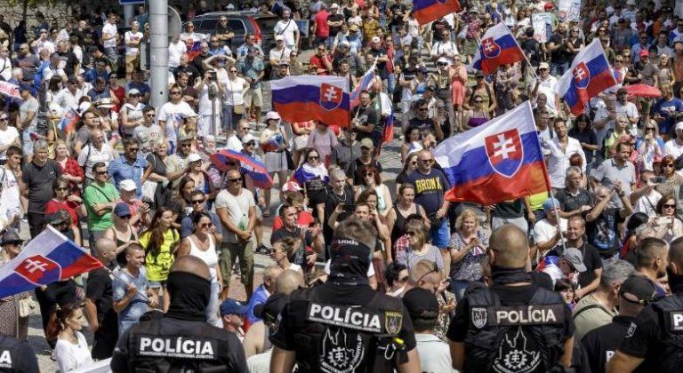 Megszavazta a parlament az oltottsággal járó előnyöket, mutatjuk, ősztől mi várható!