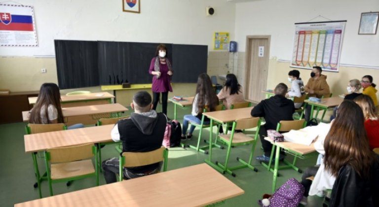 V Šamoríne vznikne nová základná škola s vyučovacím jazykom v slovenským aj napriek nesúhlasu mestského zastupiteľstva V Šamoríne vznikne nová základná škola s vyučovacím jazykom v slovenským aj napriek nesúhlasu mestského zastupiteľstva