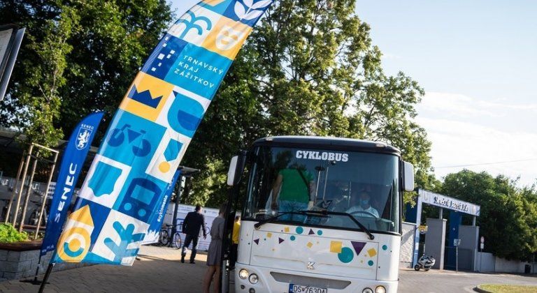 Bringabusszal a vízpartra, két megyén keresztül