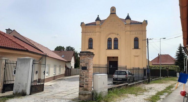 Odhalenie pamätnej tabule obetiam holokaustu sa posúva na neskorší termín Odhalenie pamätnej tabule obetiam holokaustu sa posúva na neskorší termín