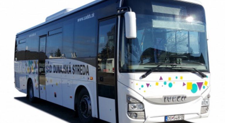 Javaslatokat tehetnek a falvak Nagyszombat megyében a buszmenetrenddel kapcsolatban