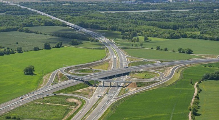 Vasárnap átadják a forgalomnak a D4-es befejezett szakaszát