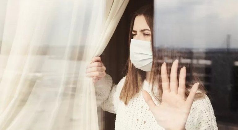 Karanténa pre pozitívne testovaných a ich kontakty sa skracuje Karanténa pre pozitívne testovaných a ich kontakty sa skracuje