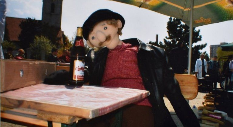 Čriepky z histórie mesta: Letá v starom Šamoríne 18. časť