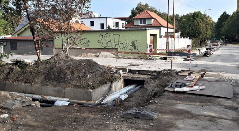 Na Morušovej ulici vymieňajú potrubia diaľkového vykurovania Na Morušovej ulici vymieňajú potrubia diaľkového vykurovania