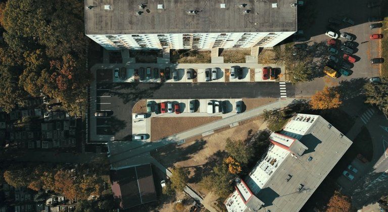 Práce na verejnom priestranstve pred cintorínom finišujú Práce na verejnom priestranstve pred cintorínom finišujú