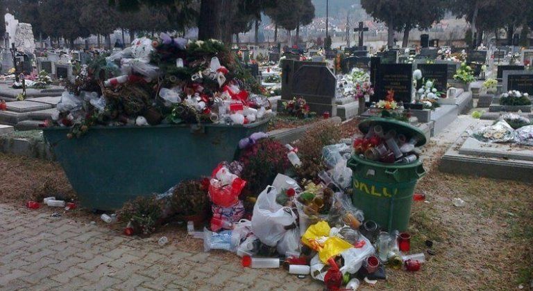 Aj Dušičky môžu byť s minimom odpadu Aj Dušičky môžu byť s minimom odpadu