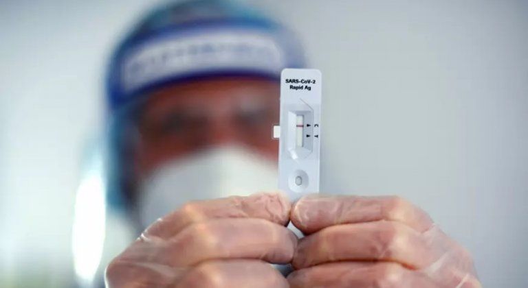 Jóváhagyta a kormány: oltási igazolványt vagy negatív tesztet is kérhetnek Öntől a munkahelyén