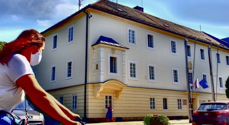 Betörtek a Somorjai Városi Hivatalba