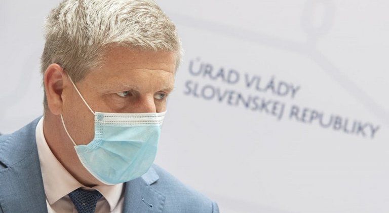 Opatrenia: Od piatka otvorené aj kaderníctva a fitness. Návštevy počas Vianoc nebudú povolené