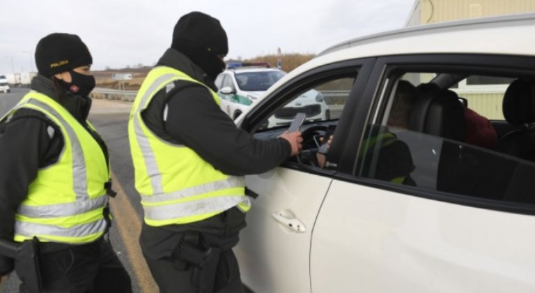 Zvýšené policajné kontroly v Trnavskom kraji pokračujú Zvýšené policajné kontroly v Trnavskom kraji pokračujú