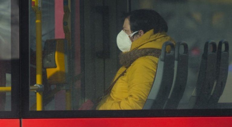 Pandemické opatrenia sa uvoľnili, respirátory ostali povinné Pandemické opatrenia sa uvoľnili, respirátory ostali povinné