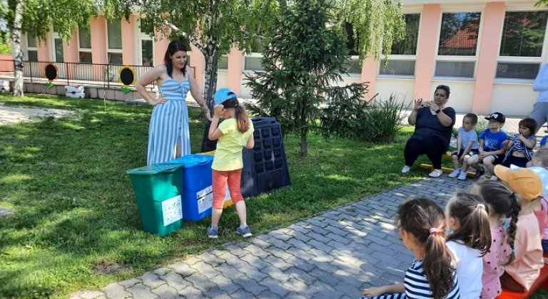 Škôlkari sa učili triediť odpad