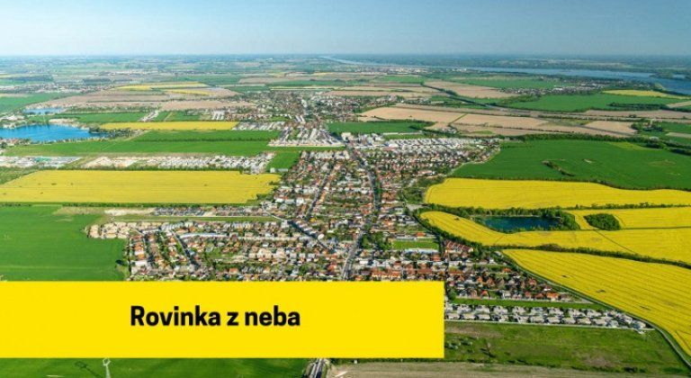 Novinky z Rovinky: Zelená brána, letné kino, letecké zábery aj dotácie na obedy Novinky z Rovinky: Zelená brána, letné kino, letecké zábery aj dotácie na obedy