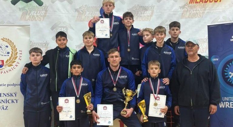 Šamorínski Gladiátori získali desať medailí. Z Prievidze priviezli dva tituly majstrov Slovenska Šamorínski Gladiátori získali desať medailí. Z Prievidze priviezli dva tituly majstrov Slovenska