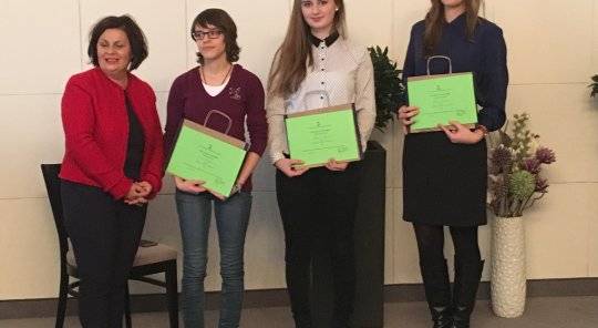 Veľký úspech študentky Gymnázia M. R. Štefánika v Šamoríne v prednese poézie