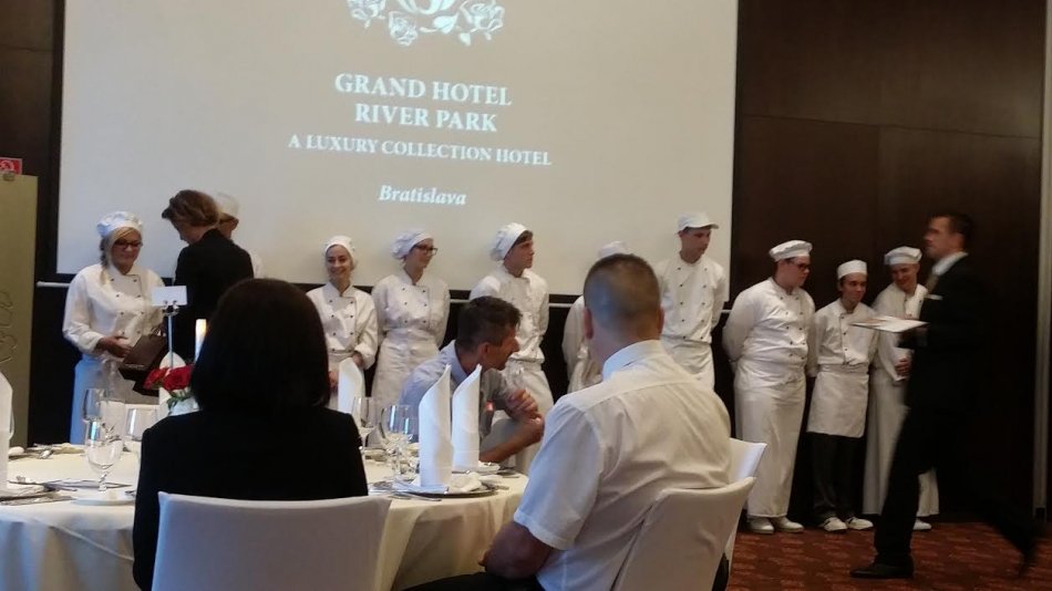 17572712-3134-4752-8449-dafd64a2db26